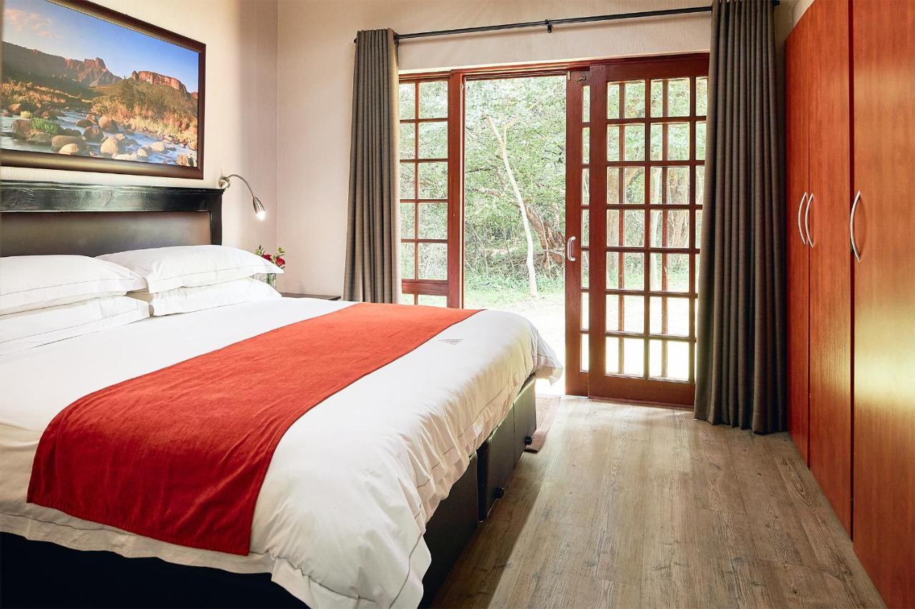 Hotel First Group Magalies Park Hartbeespoort Exterior foto