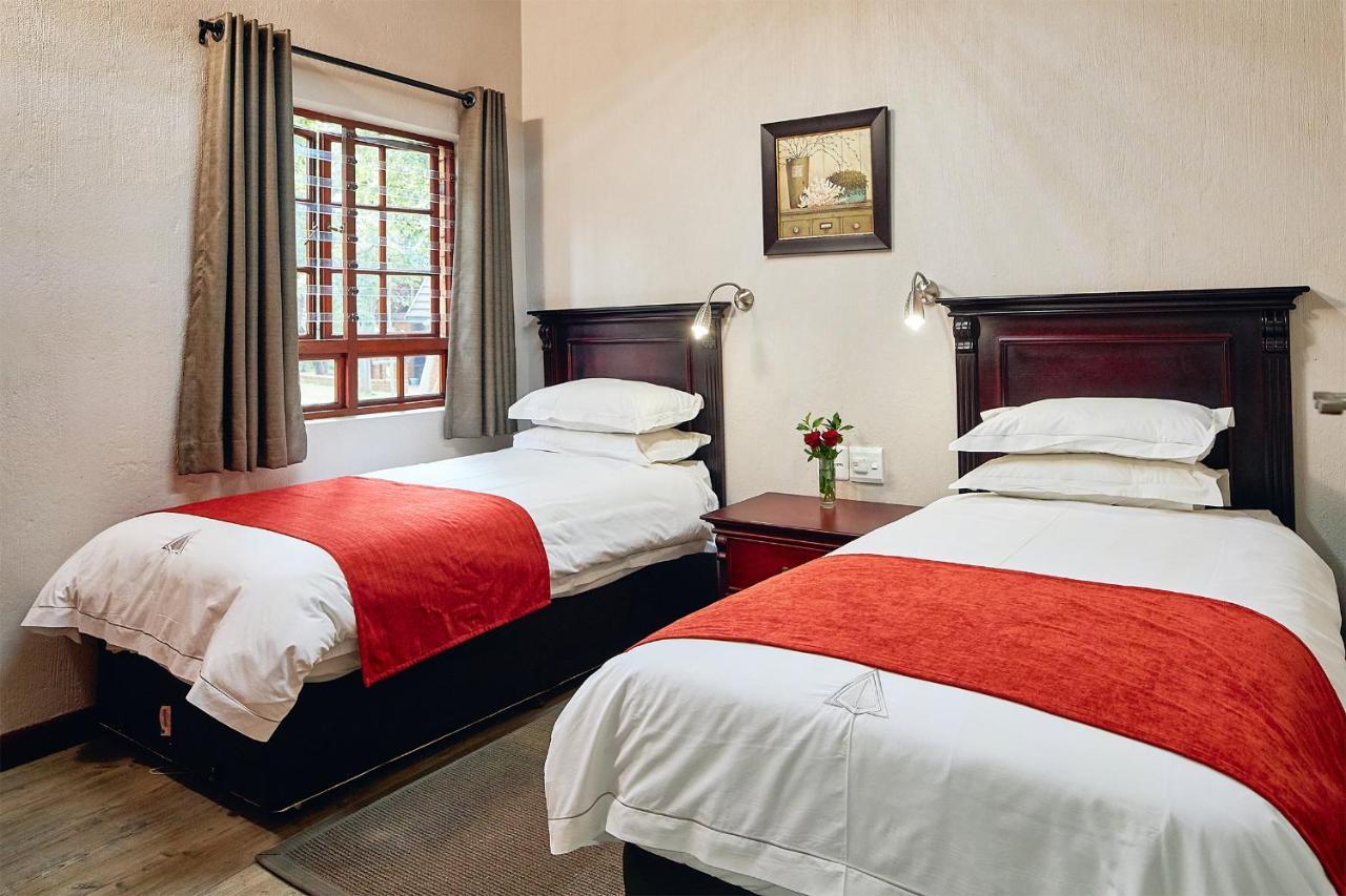 Hotel First Group Magalies Park Hartbeespoort Exterior foto