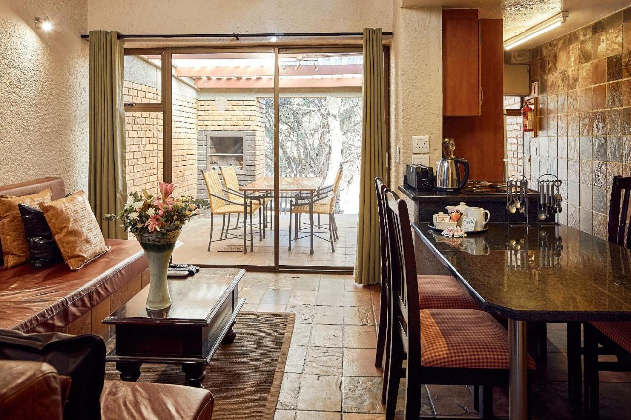 Hotel First Group Magalies Park Hartbeespoort Exterior foto