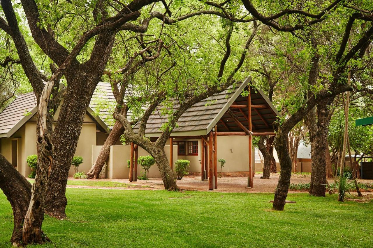 Hotel First Group Magalies Park Hartbeespoort Exterior foto