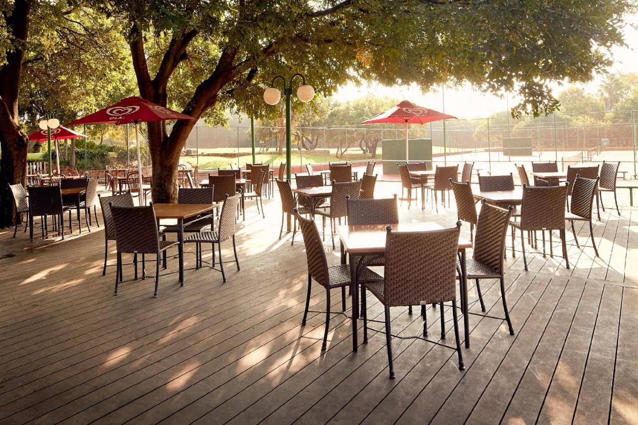 Hotel First Group Magalies Park Hartbeespoort Exterior foto